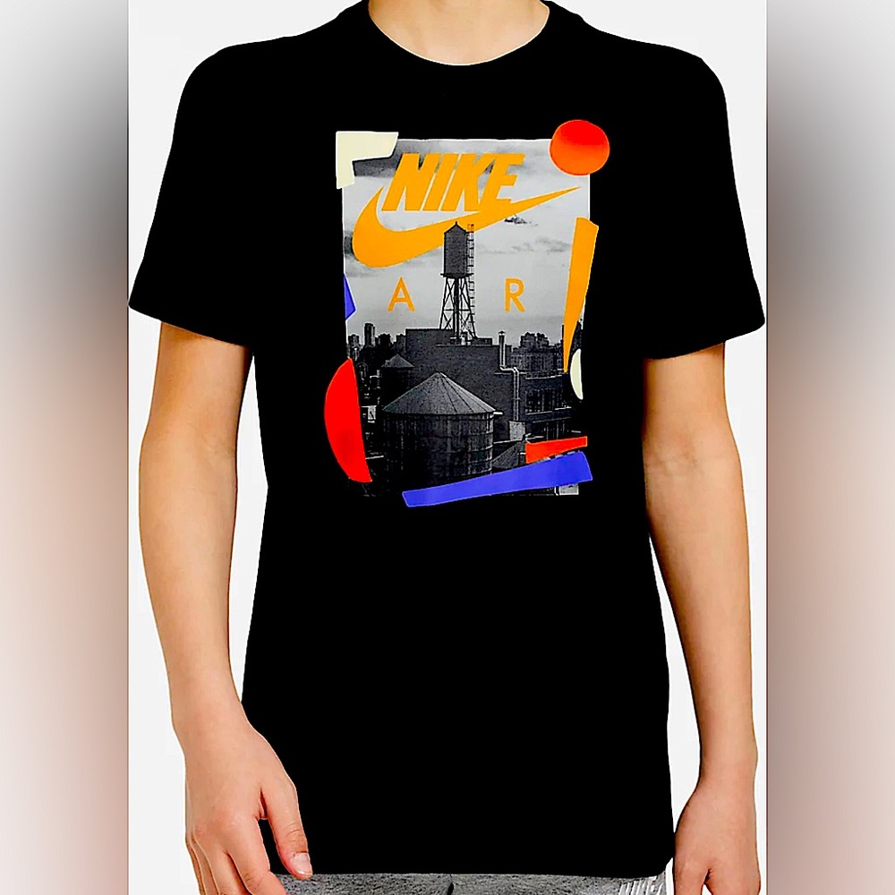 NEW w/tags Nike Kids Size Large TShirt